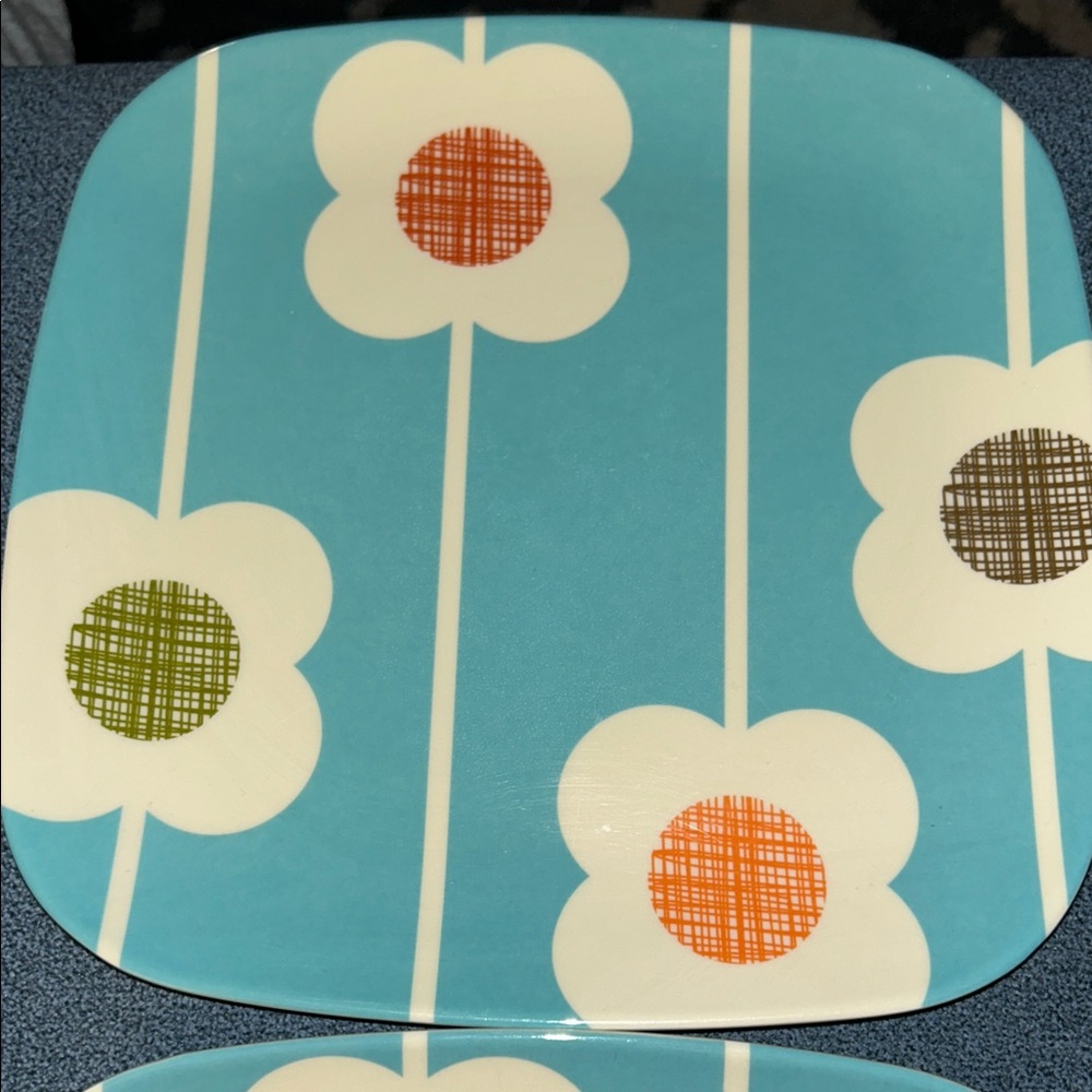 Orla Kiely Blue Floral Dinnerware Set of 4 melamine plates - Picture 5 of 15